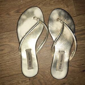 STEVE MADDEN GOLD SHIMMER SANDALS